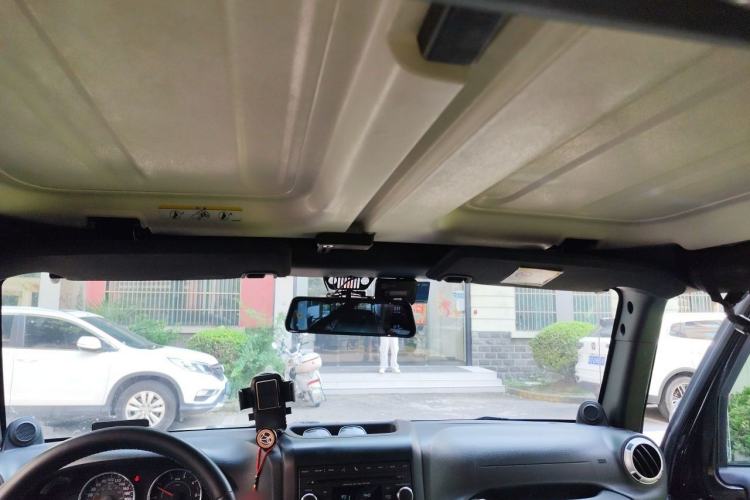Used Jeep Wrangler 2014 2.8TD Sahara Four-Door Edition Headliner