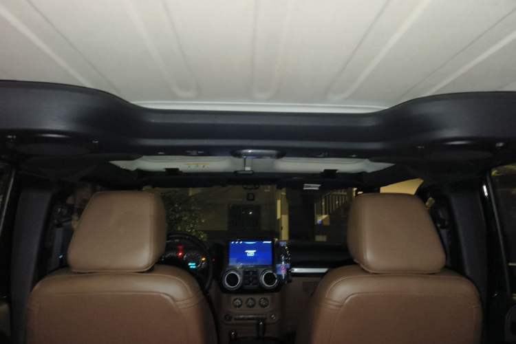 Used Jeep Wrangler 2014 3.0L Sahara Four-Door Edition Headliner