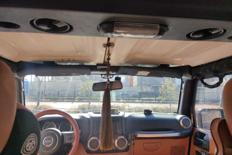Used Jeep Wrangler 2014 3.0L Sahara Four-Door Edition Headliner
