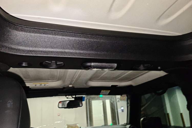 Used Jeep Wrangler 2014 2.8TD Sahara Four-Door Edition Headliner