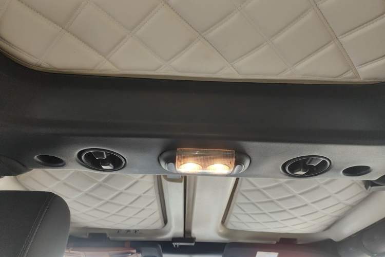 Used Jeep Wrangler 2014 2.8TD Sahara Four-Door Edition Headliner