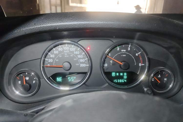 Used Jeep Wrangler 2014 2.8TD Sahara Four-Door Edition Instrument Cluster