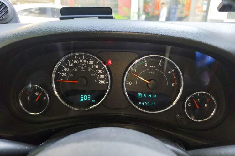 Used Jeep Wrangler 2014 2.8TD Sahara Four-Door Edition Instrument Cluster