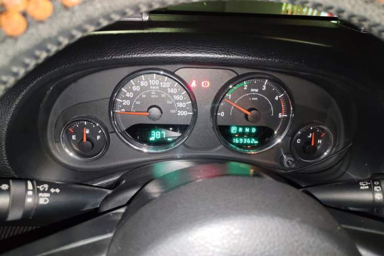 Used Jeep Wrangler 2014 2.8TD Sahara Four-Door Edition Instrument Cluster