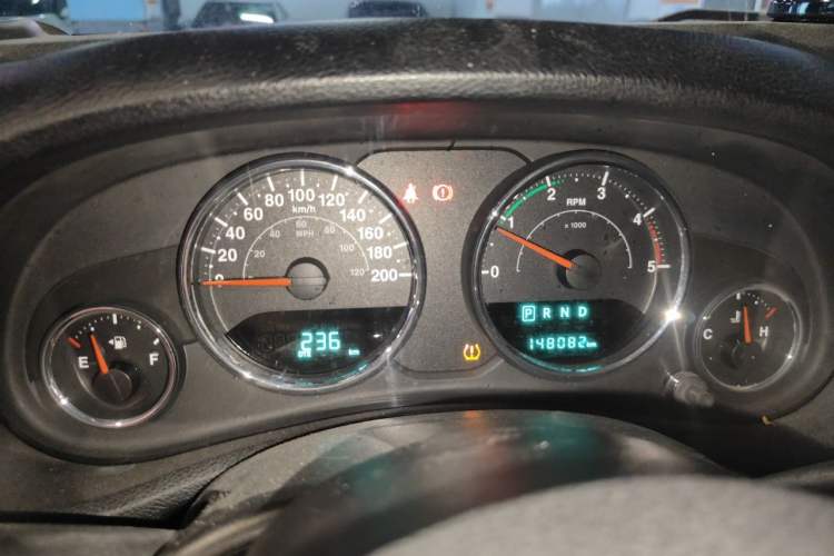 Used Jeep Wrangler 2014 2.8TD Sahara Four-Door Edition Instrument Cluster