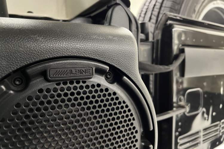 Used Jeep Wrangler 2014 3.0L Sahara Four-Door Edition Interior 6