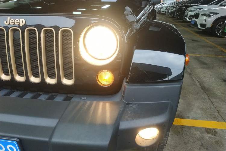 Used Jeep Wrangler 2014 3.6L Longteng Collection Edition Left Front Headlight
