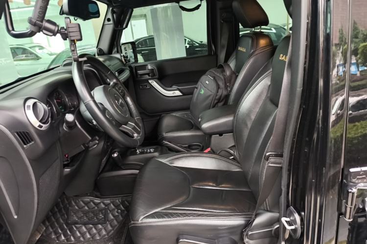 Used Jeep Wrangler 2014 3.0L Sahara Four-Door Edition Left Front Seat