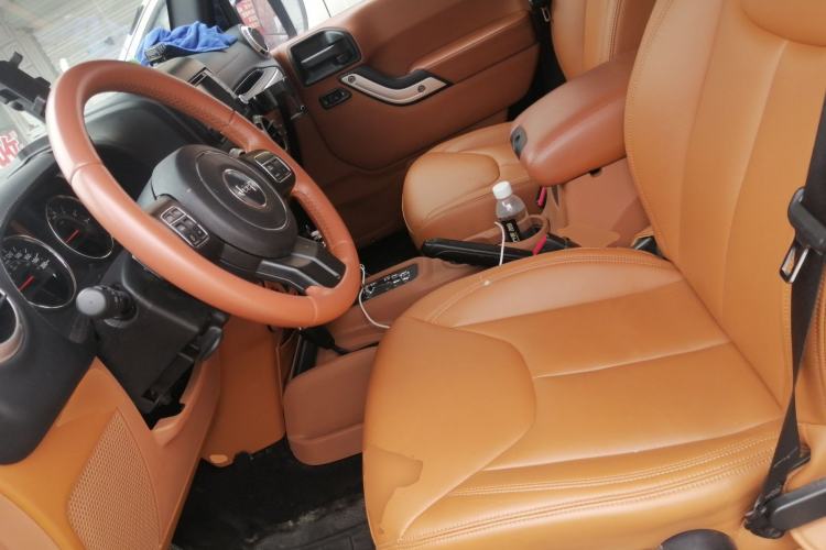 Used Jeep Wrangler 2014 3.0L Sahara Four-Door Edition Left Front Seat