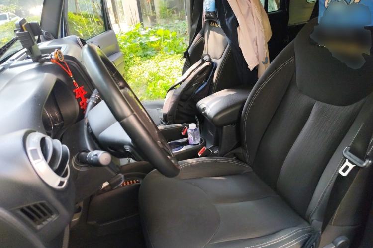 Used Jeep Wrangler 2014 2.8TD Sahara Four-Door Edition Left Front Seat