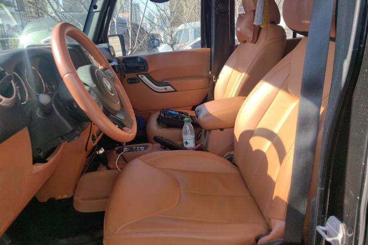 Used Jeep Wrangler 2014 3.0L Sahara Four-Door Edition Left Front Seat