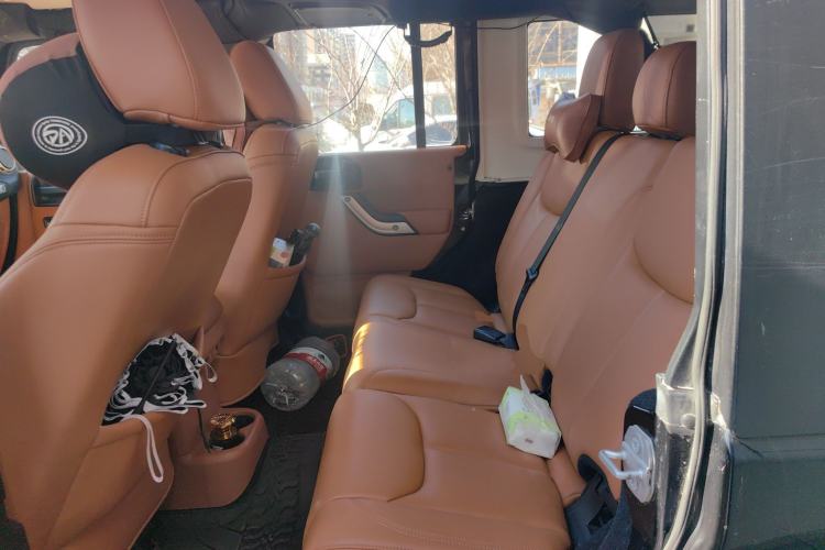 Used Jeep Wrangler 2014 3.0L Sahara Four-Door Edition Left Rear Seat