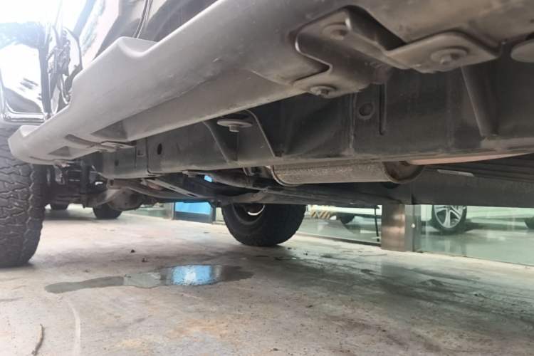 Used Jeep Wrangler 2014 3.0L Sahara Four-Door Edition Left Side Sill