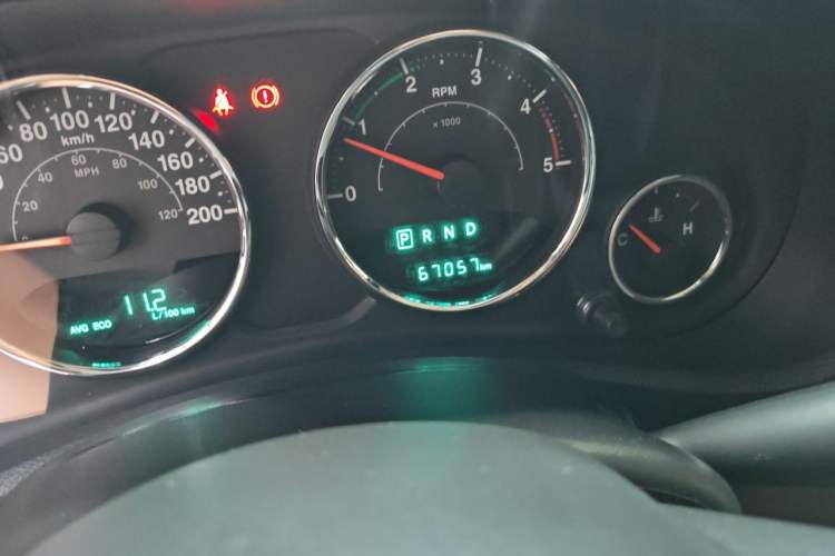 Used Jeep Wrangler 2014 2.8TD Sahara Four-Door Edition Odometer Close Up