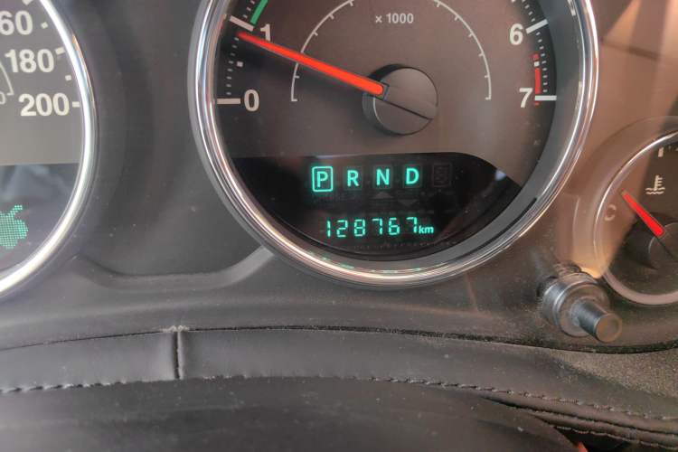 Used Jeep Wrangler 2014 3.0L Sahara Four-Door Edition Odometer Close Up