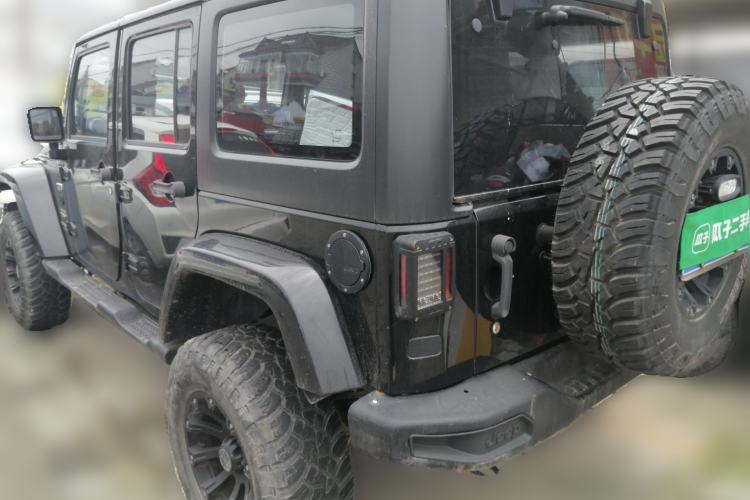Used Jeep Wrangler 2014 3.0L Sahara Four-Door Edition Rear Left 45 Deg
