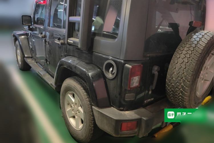 Used Jeep Wrangler 2014 2.8TD Sahara Four-Door Edition Rear Left 45 Deg