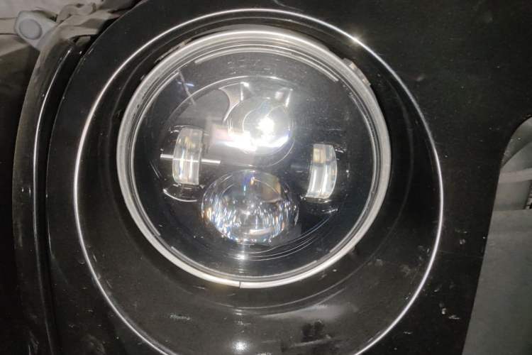 Used Jeep Wrangler 2014 2.8TD Sahara Four-Door Edition Right Front Headlight