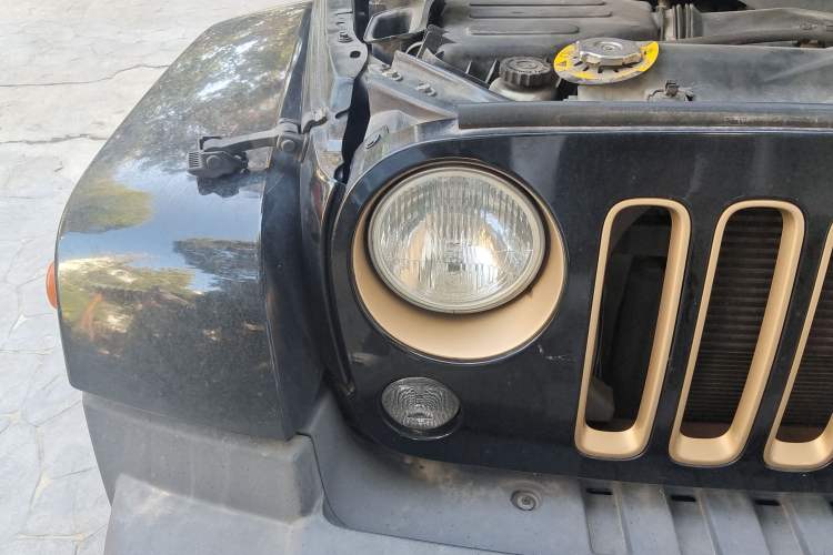 Used Jeep Wrangler 2014 3.6L Longteng Collection Edition Right Front Headlight