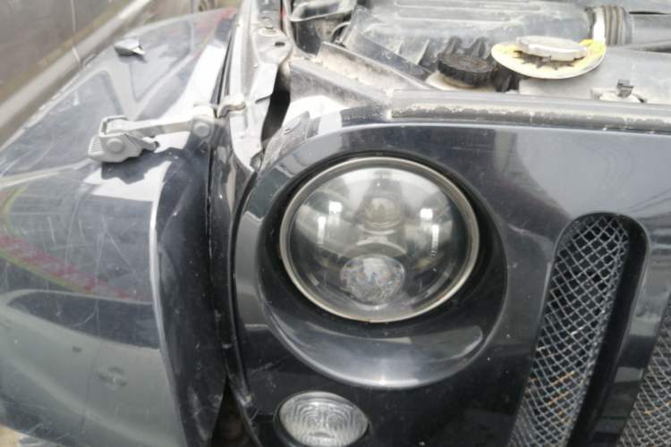 Used Jeep Wrangler 2014 3.0L Sahara Four-Door Edition Right Front Headlight