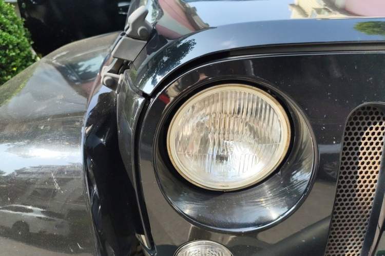Used Jeep Wrangler 2014 2.8TD Sahara Four-Door Edition Right Front Headlight
