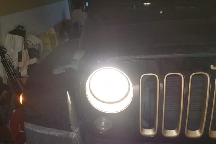 Used Jeep Wrangler 2014 3.6L Longteng Collection Edition Right Front Headlight