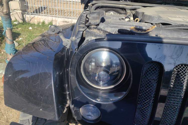 Used Jeep Wrangler 2014 3.0L Sahara Four-Door Edition Right Front Headlight