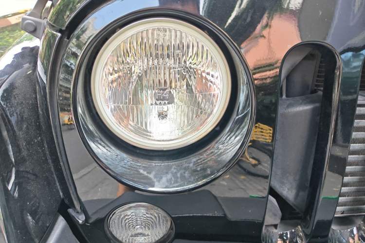 Used Jeep Wrangler 2014 2.8TD Sahara Four-Door Edition Right Front Headlight