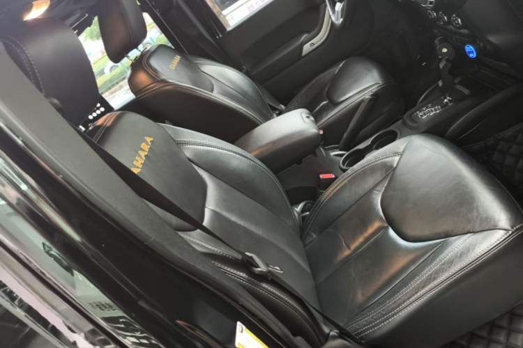 Used Jeep Wrangler 2014 3.0L Sahara Four-Door Edition Right Front Seat