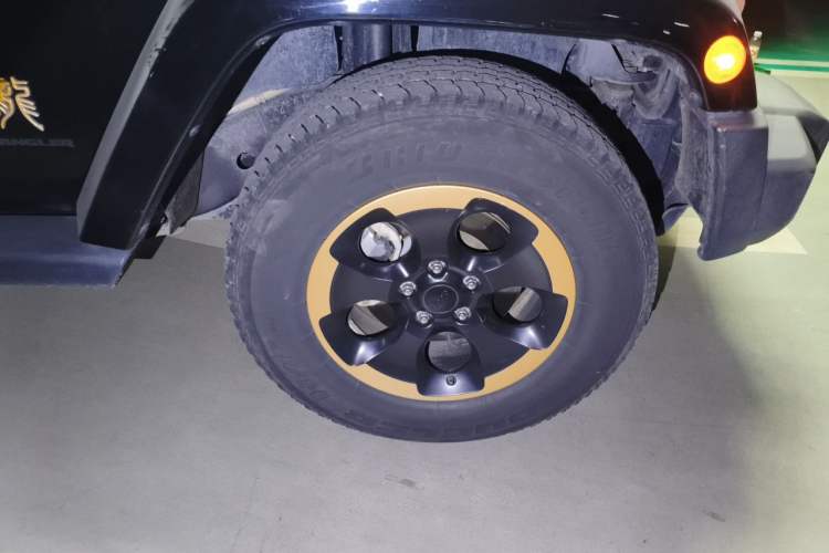 Used Jeep Wrangler 2014 3.6L Longteng Collection Edition Right Front Wheel Hub