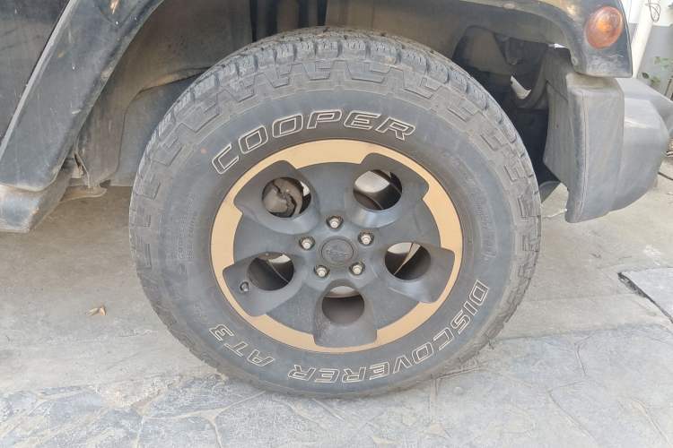Used Jeep Wrangler 2014 3.6L Longteng Collection Edition Right Front Wheel Hub
