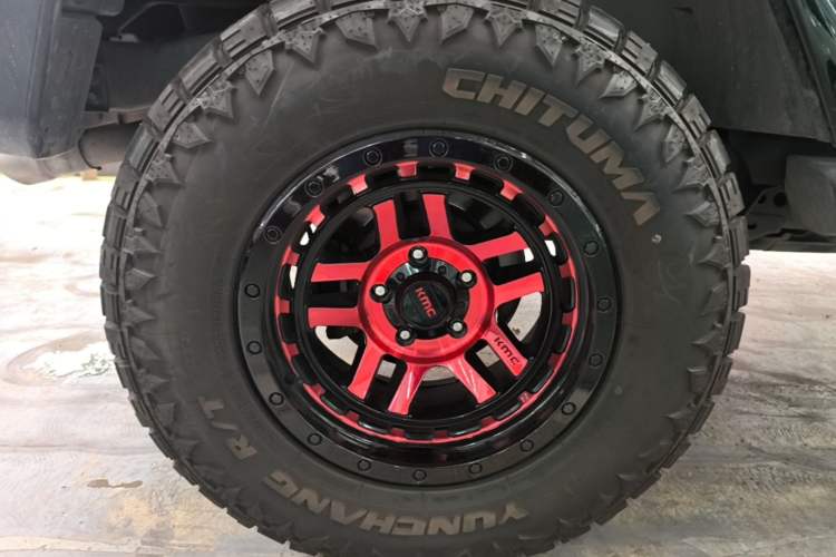 Used Jeep Wrangler 2014 3.0L Sahara Four-Door Edition Right Rear Wheel Hub