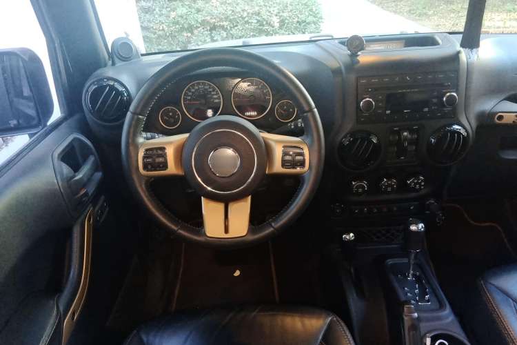 Used Jeep Wrangler 2014 3.6L Longteng Collection Edition Steering Wheel