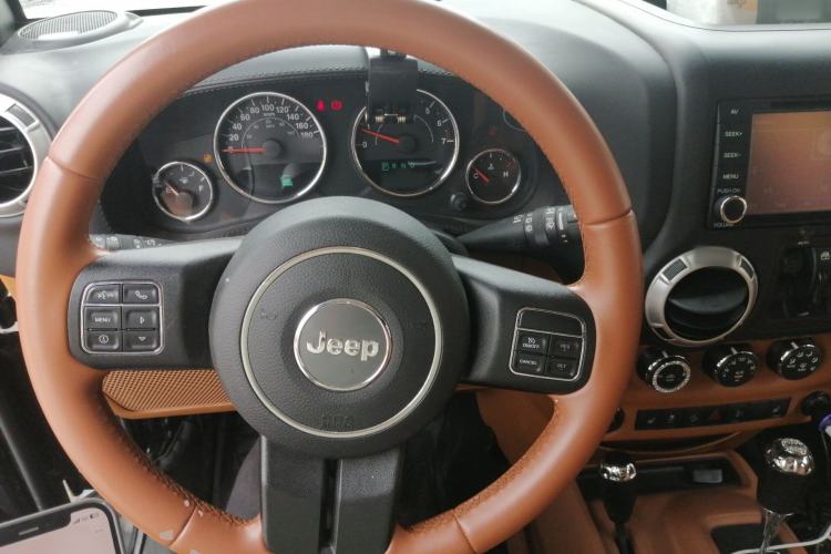 Used Jeep Wrangler 2014 3.0L Sahara Four-Door Edition Steering Wheel