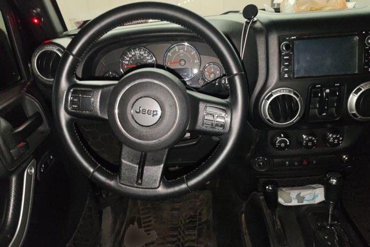 Used Jeep Wrangler 2014 2.8TD Sahara Four-Door Edition Steering Wheel