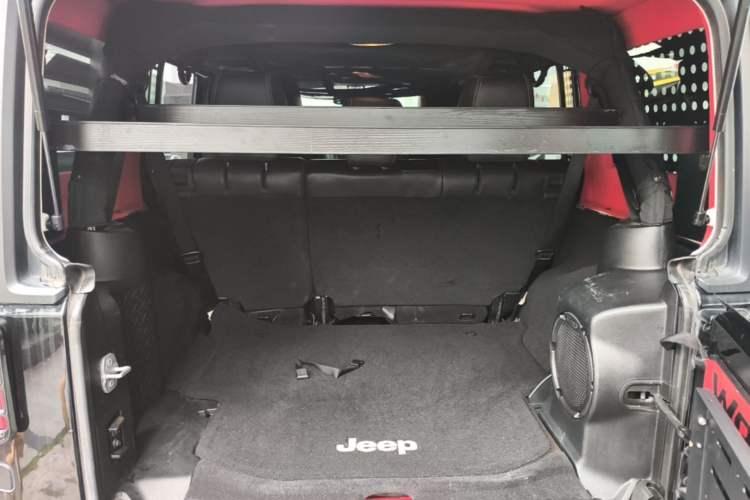Used Jeep Wrangler 2014 3.0L Sahara Four-Door Edition Trunk