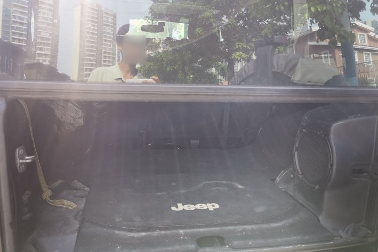 Used Jeep Wrangler 2014 3.0L Sahara Four-Door Edition Trunk