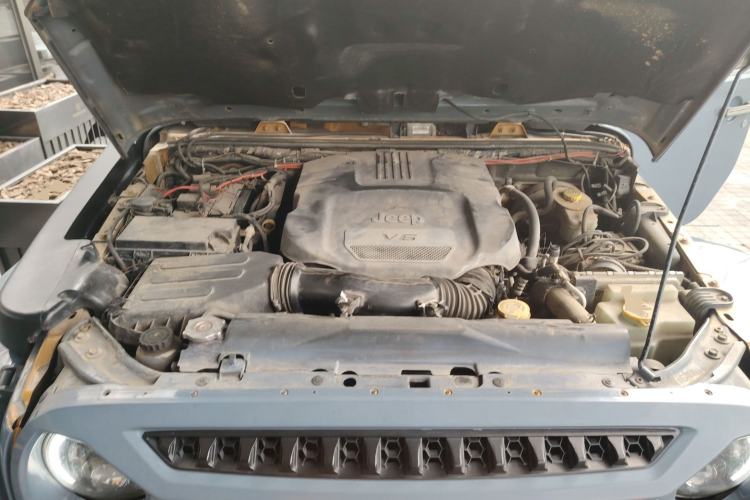 Used Jeep Wrangler 2014 3.0L Sahara Four-Door Edition Engine Bay