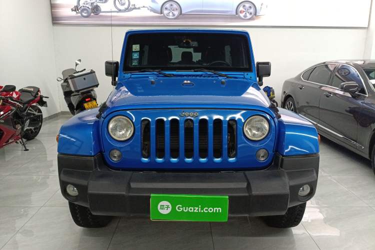 Used Jeep Wrangler 2014 3.0L Sahara Four-Door Edition Exterior 1