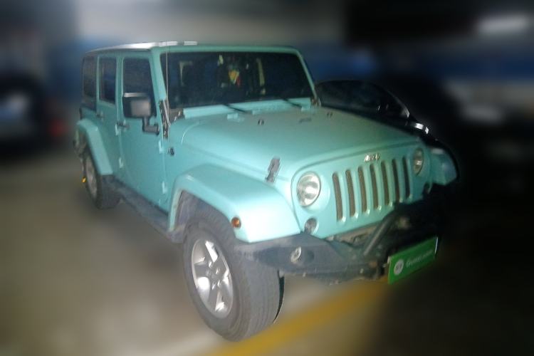 Used Jeep Wrangler 2014 3.0L Sahara Four-Door Edition Exterior 2