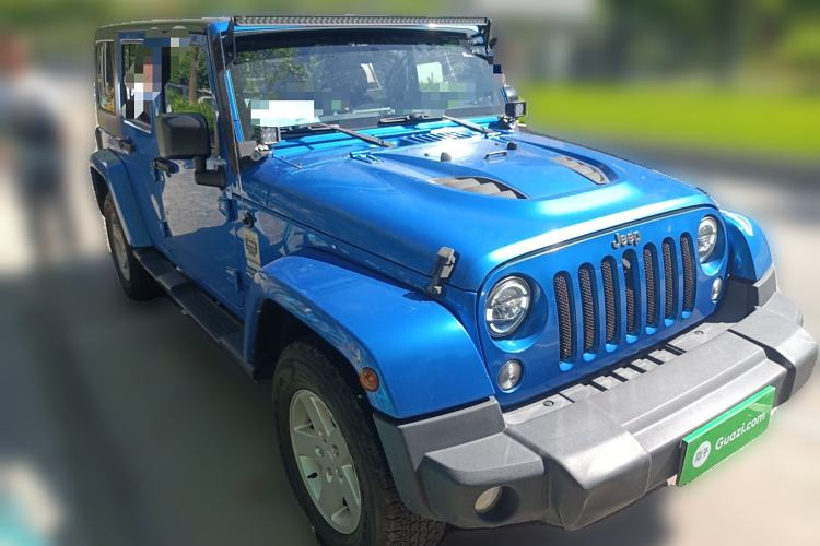 Used Jeep Wrangler 2014 3.0L Sahara Four-Door Edition Exterior 2