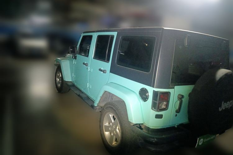 Used Jeep Wrangler 2014 3.0L Sahara Four-Door Edition Exterior 3