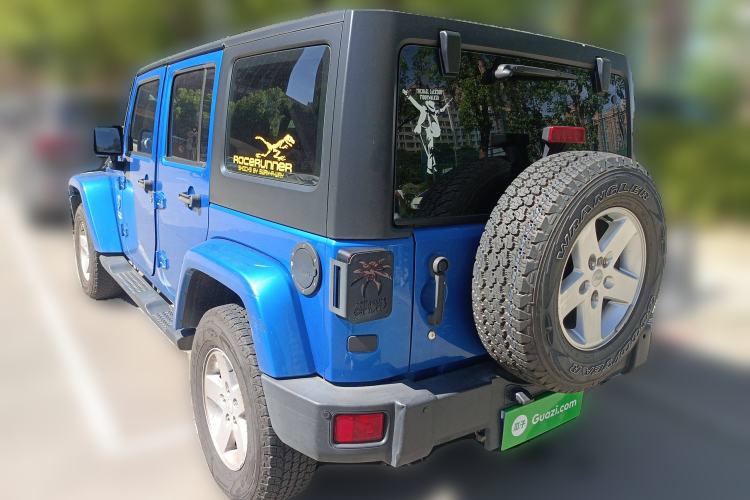 Used Jeep Wrangler 2014 3.0L Sahara Four-Door Edition Exterior 3