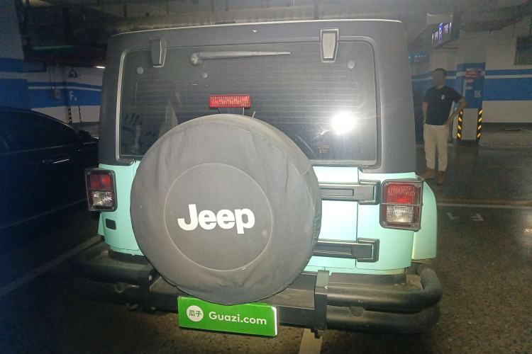 Used Jeep Wrangler 2014 3.0L Sahara Four-Door Edition Exterior 4