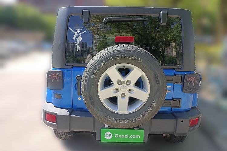 Used Jeep Wrangler 2014 3.0L Sahara Four-Door Edition Exterior 4