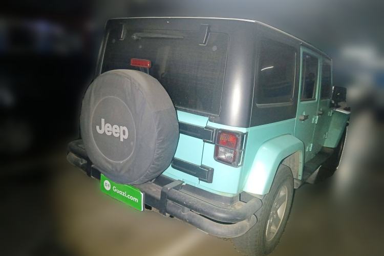 Used Jeep Wrangler 2014 3.0L Sahara Four-Door Edition Exterior 5