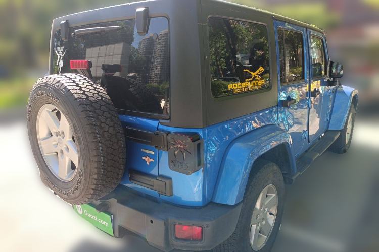 Used Jeep Wrangler 2014 3.0L Sahara Four-Door Edition Exterior 5