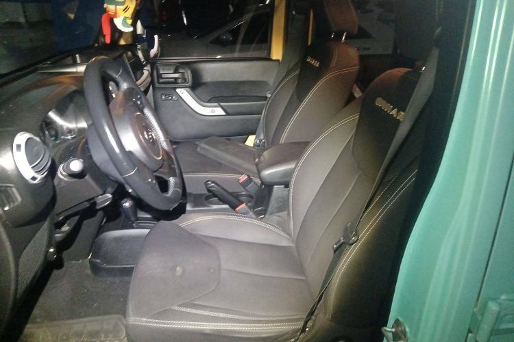 Used Jeep Wrangler 2014 3.0L Sahara Four-Door Edition Left Front Seat