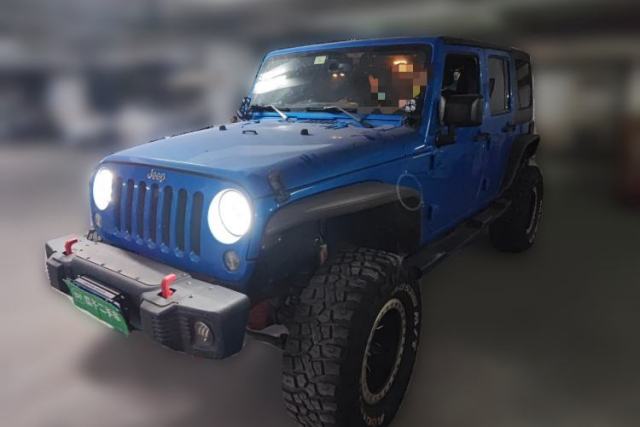Ojetý Jeep Wrangler 2014 2.8TD Sahara Four-Door Edition