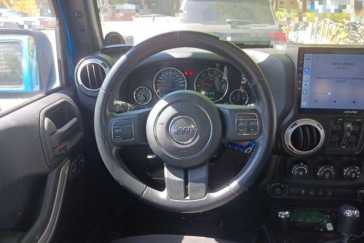 Used Jeep Wrangler 2014 3.0L Sahara Four-Door Edition Steering Wheel